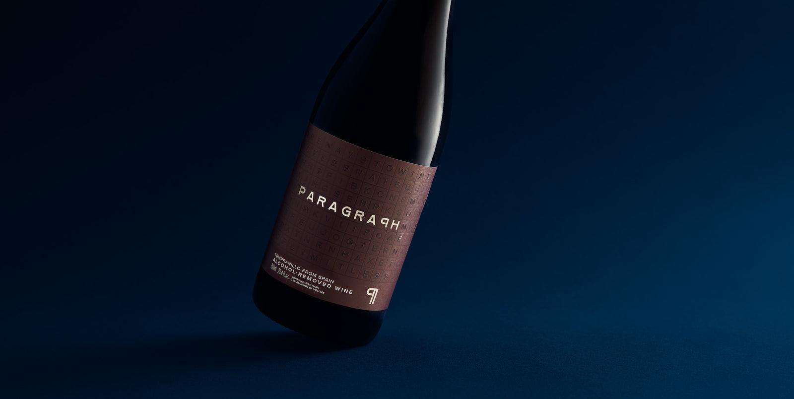 Paragraph alcohol-removed Tempranillo bottle standing upright